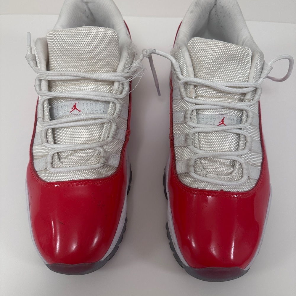 Air Jordan 11 Retro Low Cherry red white size 10.5 youth kids 2019 Boys